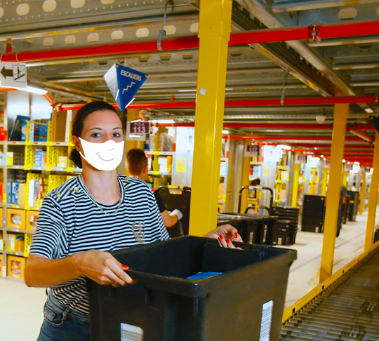 Salariee-Amazon-travaille